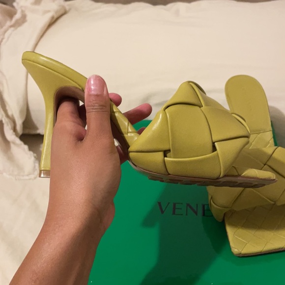 Bottega Veneta sandals in color ice. - Picture 8 of 11